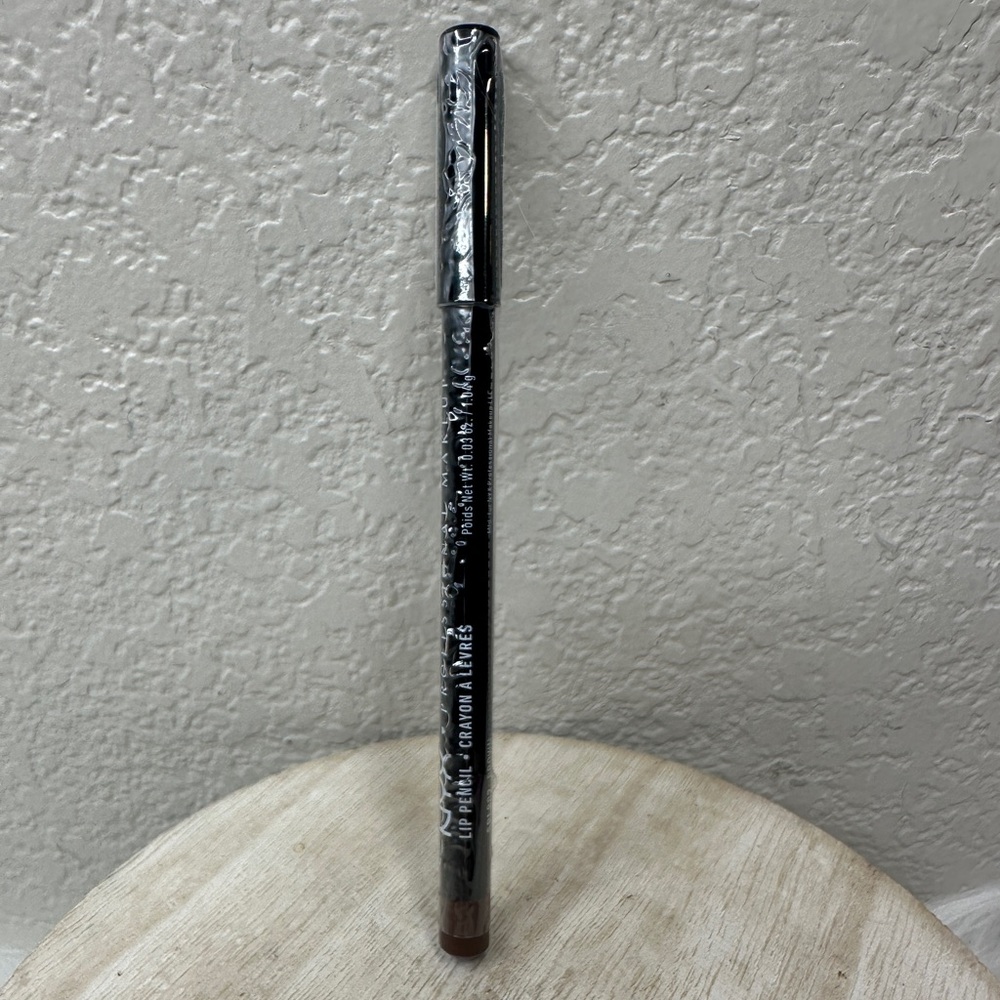$3 🌙‎ NYX Lip Pencil In Brown NEW Full Sz